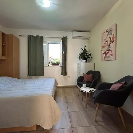 10082c Apartment Orebic