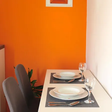 Apartment 10082c *