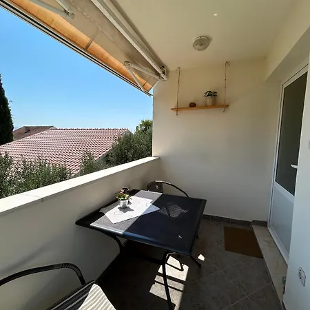 Apartment 10082c *
